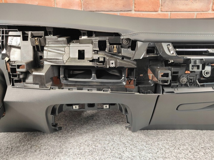 фото №11, Bmw 2 active tourer u06 оригінальна консоль панель роздавальна шкіра чорна