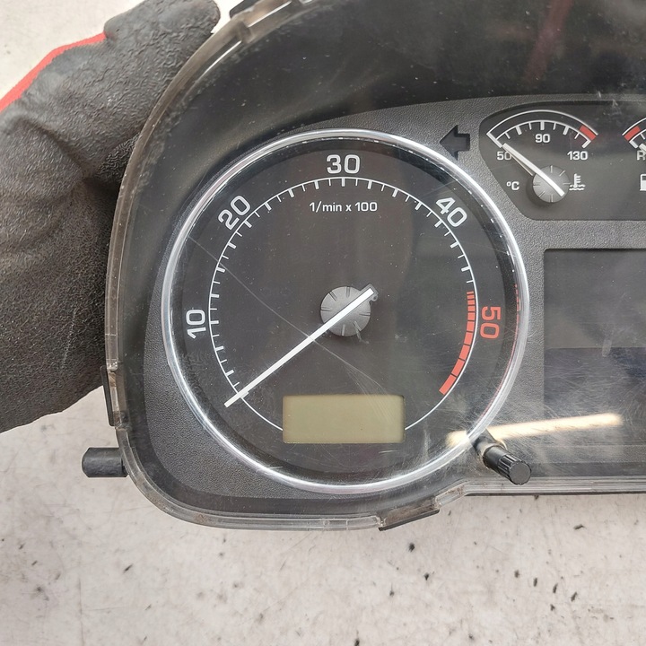 фото №12, Skoda octavia 1,9tdi спидометр приборы 1u0920820g