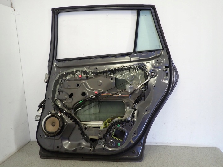 фото №11, Toyota verso 09-13 дверь задние правые 1g3