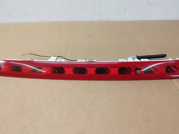 фото №3, Лампа третье свет сплав крышки mercedes w204 рестайлинг c-klasa универсал 2011-2014