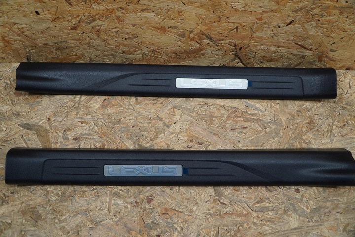 фото №1, Накладка порога перед ліва 67914-52380 права 67913-52280 lexus lbx 24r нова