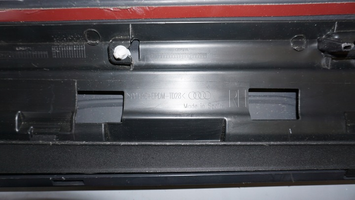 фото №9, Audi q3 планка двері правий перед 8u0853960d