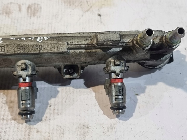 фото №7, Планка впрыскивающий оригинальный номер 036133319am seat cordoba i 1.4 16v