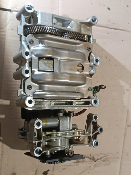 фото №9, Насос масла вали балансувальні volvo 2.0b t5 t6 b4204t27 31460628
