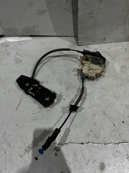 фото №1, Замок рамка ручка праві зад a3 8v sedan 5n0837017d комплект