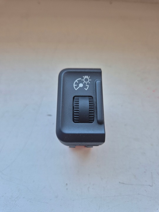 фото №1, Переключатель клавиша освещение приборов daf xf 106 , cf , lf евро 6 1832360