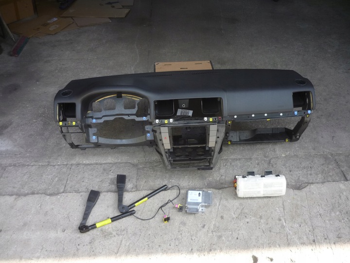 фото №1, Панель + подушка + натягувачі + датчик / opel vectra c signum рестайлінг / 05-08