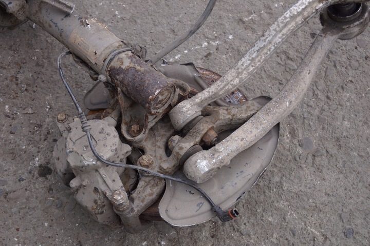 фото №9, Поворотна опора лівий перед mercedes w204