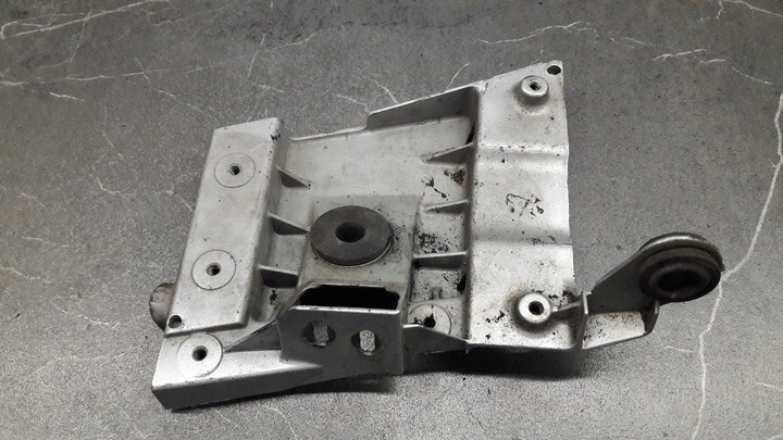 фото №1, 4e0821137e кронштейн кріплення audi a8 d3 08r