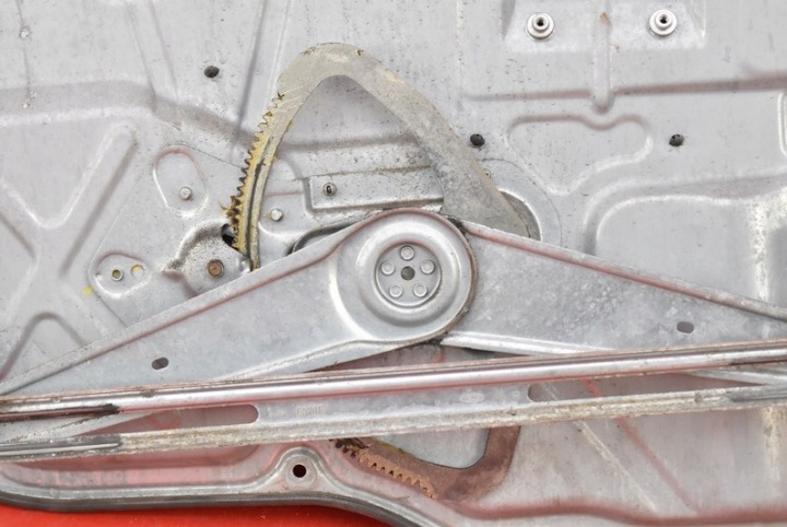 фото №11, Стеклоподъемник правый перед eu 8679979 volvo c30 06-09