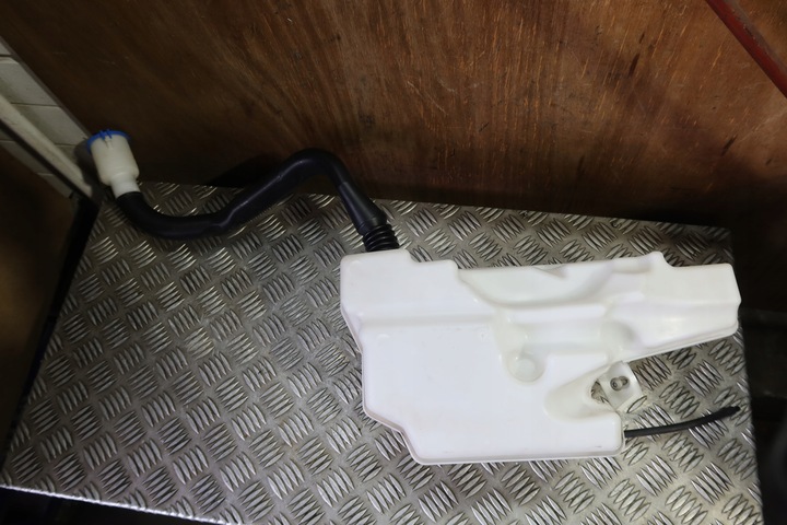 фото №9, Бачок склоомивача range rover evoque bj32-17b613-bd