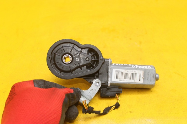 фото №3, Двигунчик регулювання сидіння лівий перед audi a6 c7 922173-104