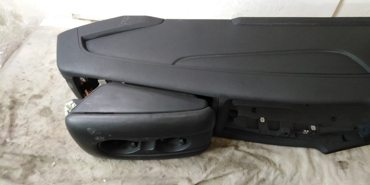 фото №7, Audi q7 4l подлокотник туннель средний 06r eur