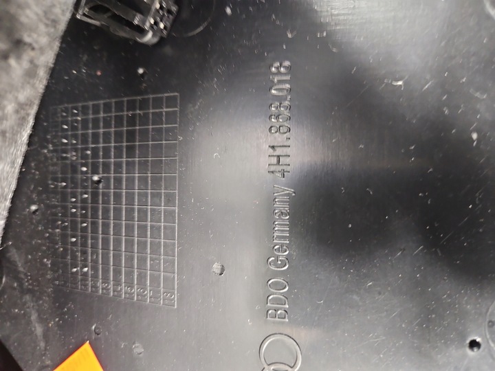 фото №8, Обивка боковина дверь перед правые audi a8 d4 европа