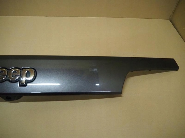 фото №3, Накладка крышки pod камера grand cherokee wk2 рестайлинг