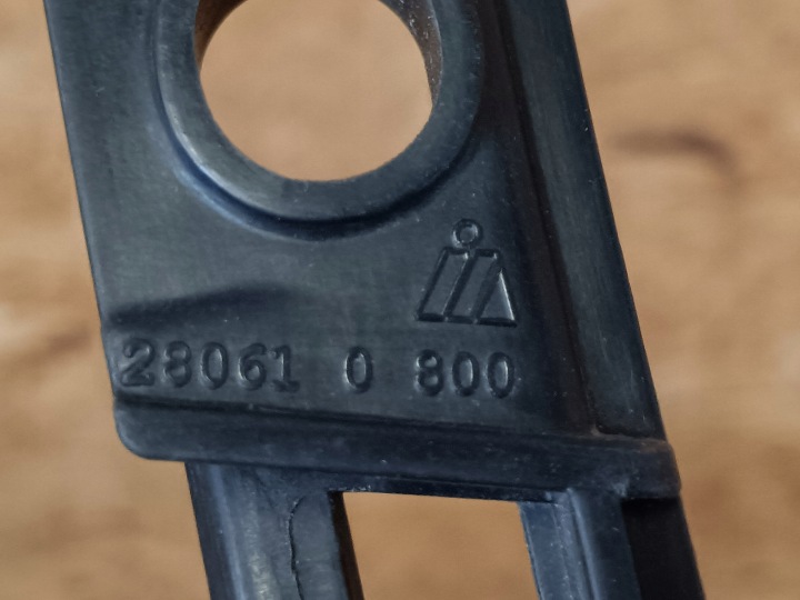 фото №10, Mercedes w176 кронштейн   кріплення бампера праве зад a1768850121