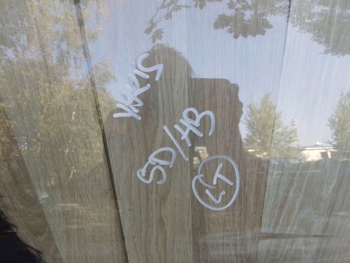 фото №3, Toyota yaris 1 i 5d хэтчбек стекло боковая дверь задняя зад левая