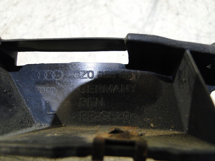 фото №9, Audi a2 ковзун бампера лівий зад задній 8z0853861a