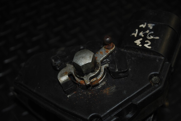 фото №12, Audi a8 d2 4.2 v8 дросельна заслінка 077133063af