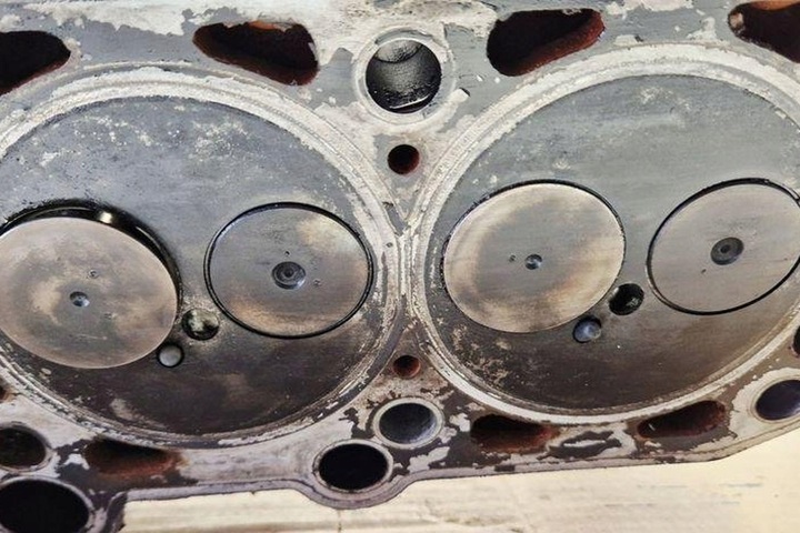 фото №10, Головка двигуна vw passat b5 3b2 028103373n 1.9l дизель 81kw 1997