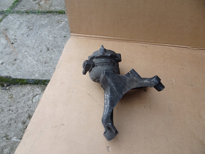 фото №1, A8 d3 4.0tdi подушка лапи двигателя ase 4e0199307bd