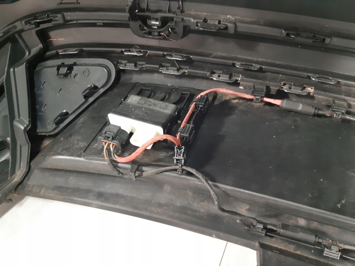 фото №11, Vw touran iii 5ta r-line бампер заднє 5ta807421f модуль кришки 3g0962243c