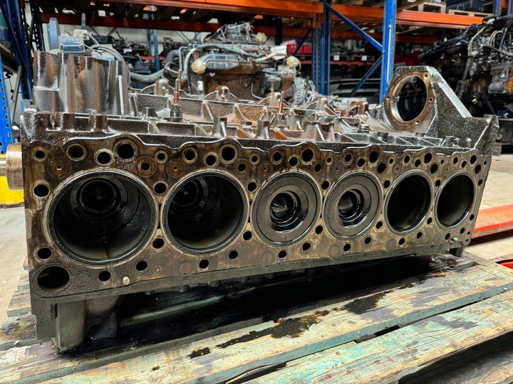 фото №8, Блок стійка двигуна комплектний курсор 11 iveco stralis hi-way e 6