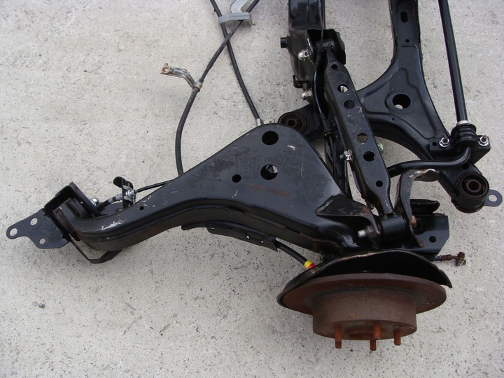 фото №8, Важіль ступиця балка вісь nissan juke 1.6t 4wd 4x4 !