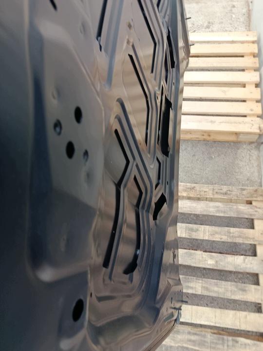 фото №9, Капот алюмінієва bmw x3 g01 / f97 / ix3 g08 /x4 g02 код фарби 475 вм'ятина