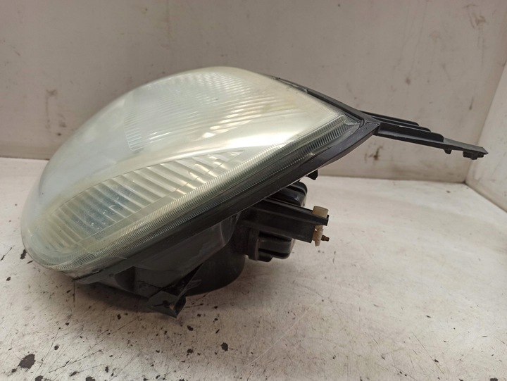 фото №10, Fiesta mk6 рестайлинг 5-08 лампа перед левая 2s6x13w030aj