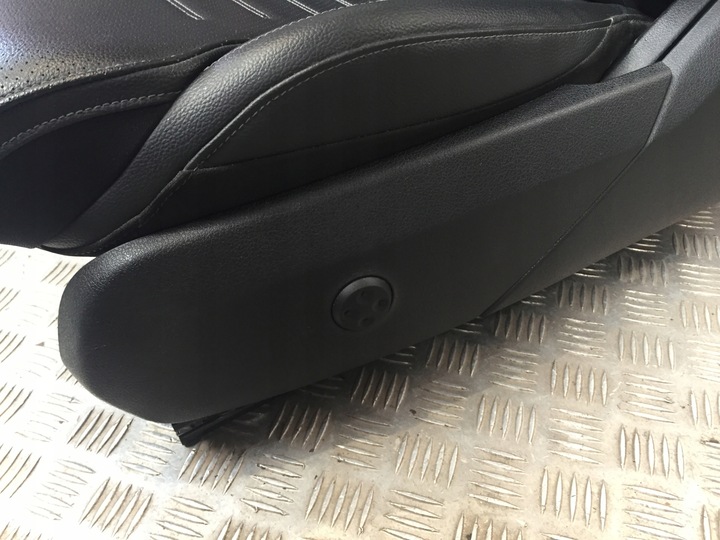 фото №6, Mercedes w206 універсал сидіння диван обшивки шкіра c-klasa європа оригінал