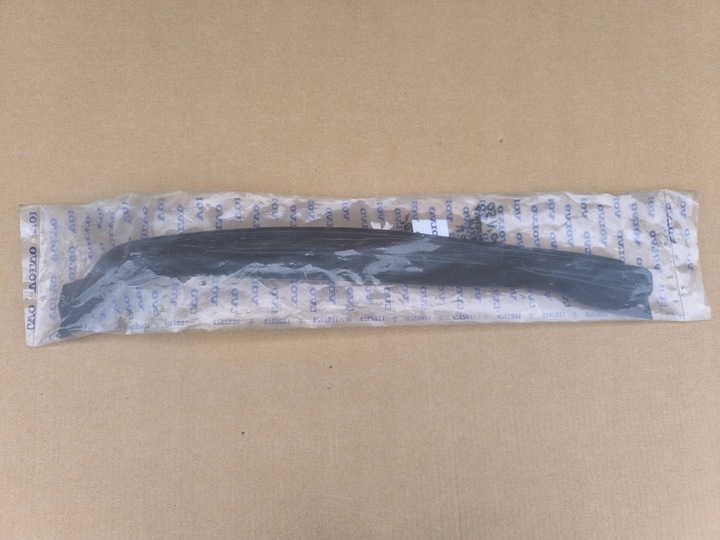 фото №3, Volvo s40 v50 30661413 прокладка планка дверь правых перед новая оригинал