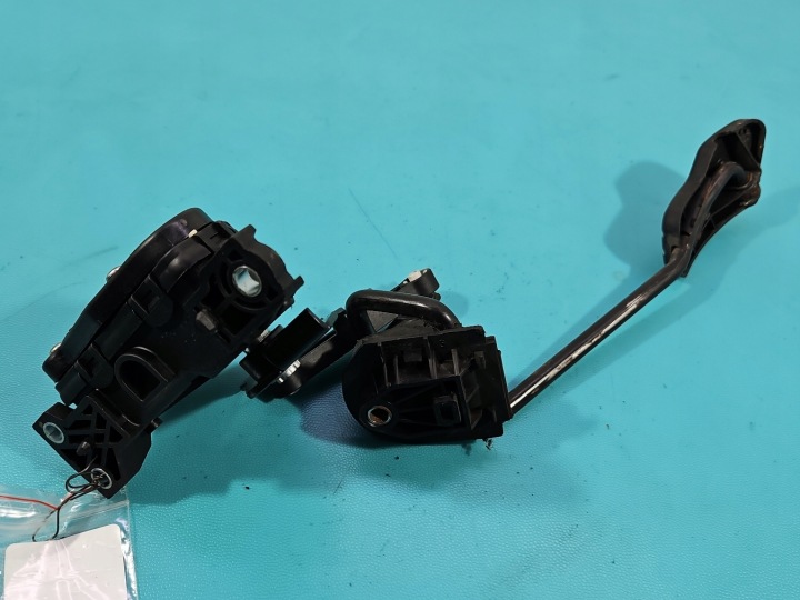 фото №8, Педаль газу потенціометр renault clio ii 010946-36 1.2 16v