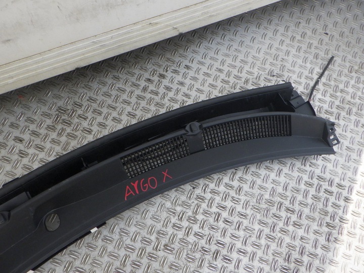 фото №6, Toyota aygo x панель под лобовым стеклом 55708-0h150