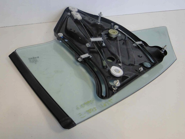 фото №11, Mercedes e 207 купе скло задня ліва w207 2010