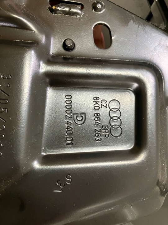 фото №6, Подлокотник кожа кожаный audi a4 b8