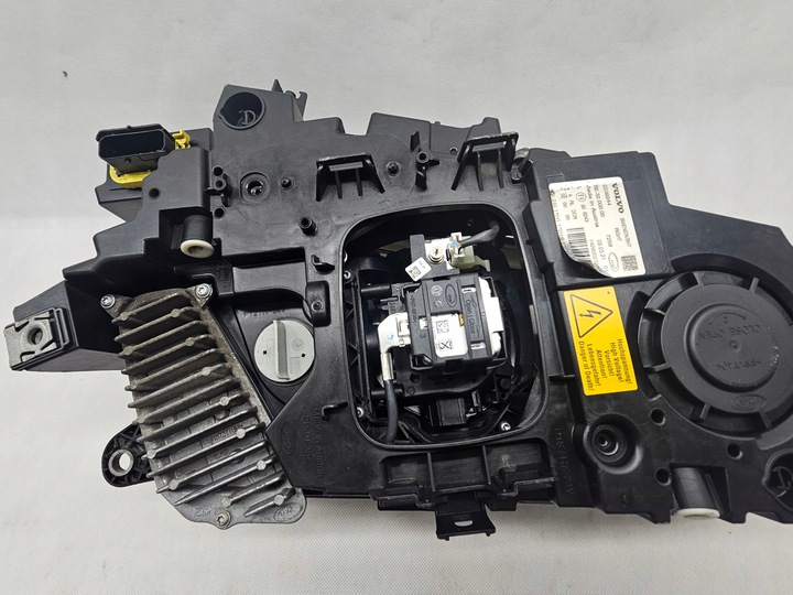 фото №10, Volvo fh4 лампа перед правая ксенон европа 22239244 комплектная европа