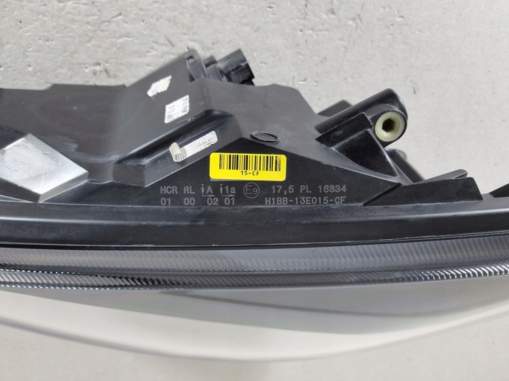 фото №15, Ford fiesta mk8 st полный led лампа левая правая перед