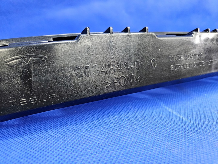 фото №8, Tesla модель x 16- ковзун кріплення центральне заднього бампера 1034844-00-c