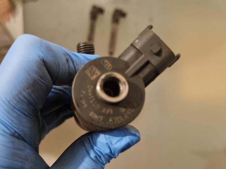 фото №9, Форсунка інжектор ford fiesta mk7 vii 1.4 hdi / tdci 0445110339