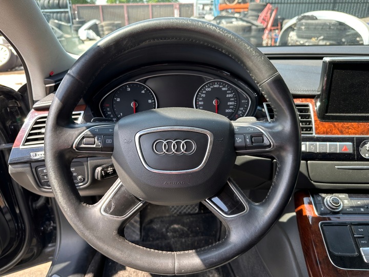 фото №1, Подушка подушка безопасности чёрная audi a8 d4 четырёхспицевый