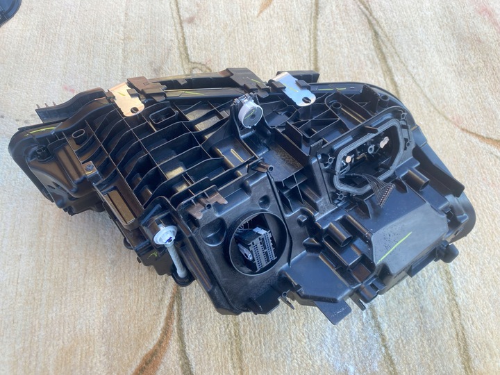 фото №10, Bmw 3 g20 рестайлинг lci лампы передние led левая + правая состояние bdb 5a1a351 5a1a352