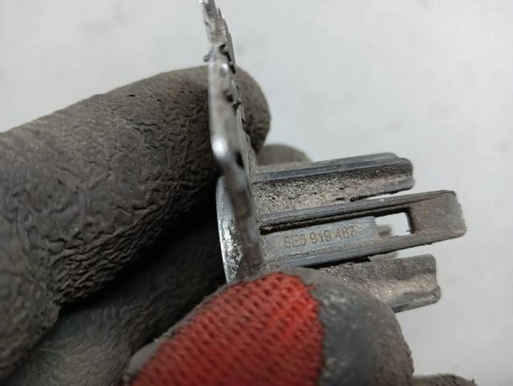 фото №5, Держатель датчик pdc зад крайний octavia iii