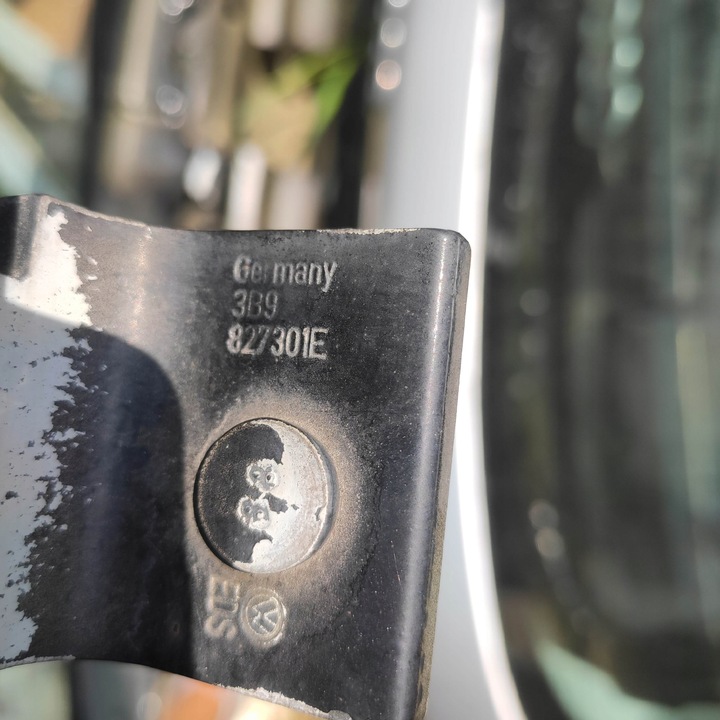 фото №1, Петля крышки зад багажника vw passat b5 fl универсал