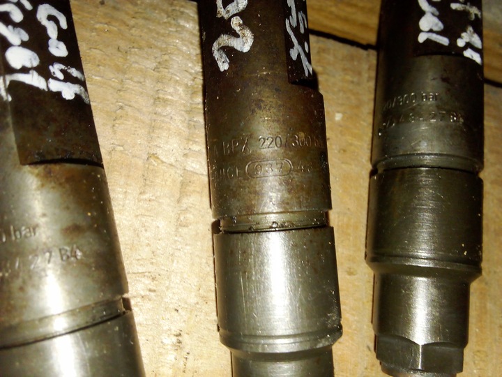 фото №12, Vw golf 1.9 дизель форсунки комплект 038130202a 038130202e