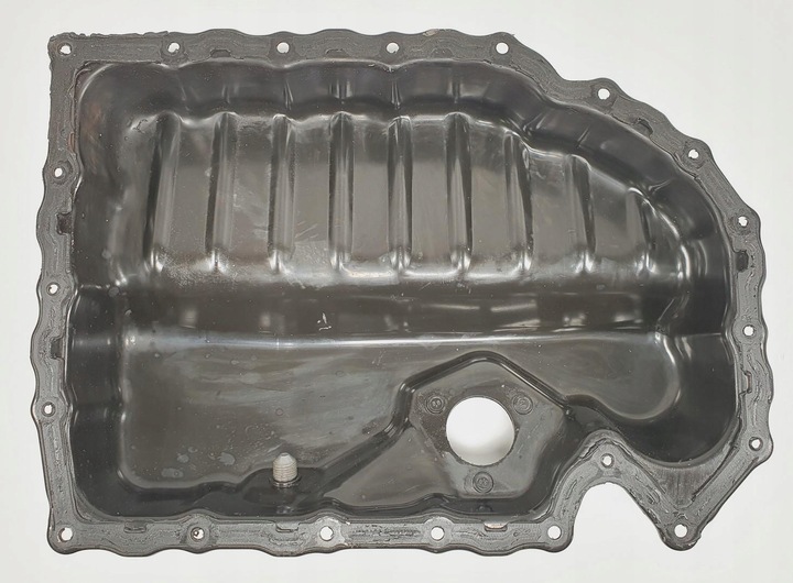 фото №1, Поддон масляная vw passat b7 1.8 tsi 06j103600e