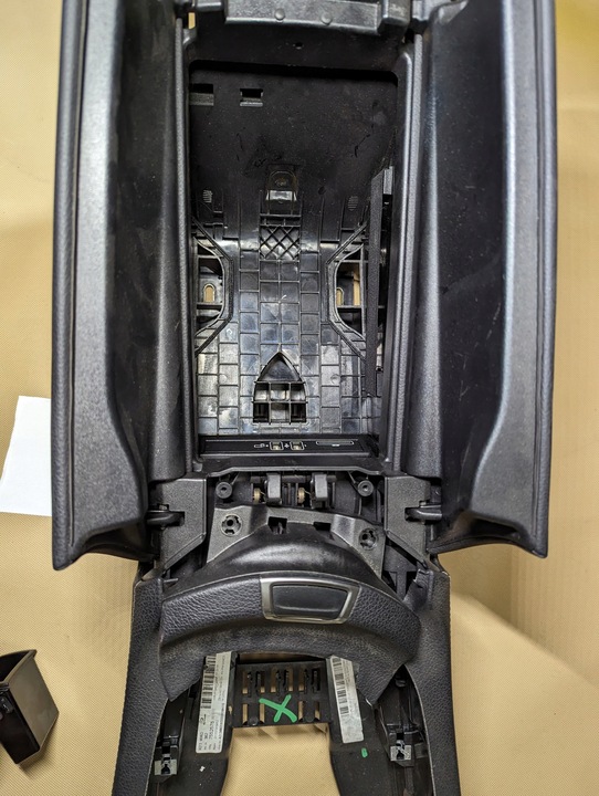 фото №6, Туннель средний кожа mercedes w213 e класс a2136801600 305