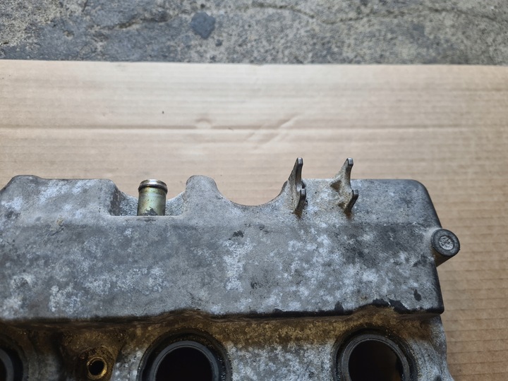 фото №8, Крышка клапанов з крышкой 2.0 citd 143 km rf7j mazda 6 mazda 3 5 6 mpv ii