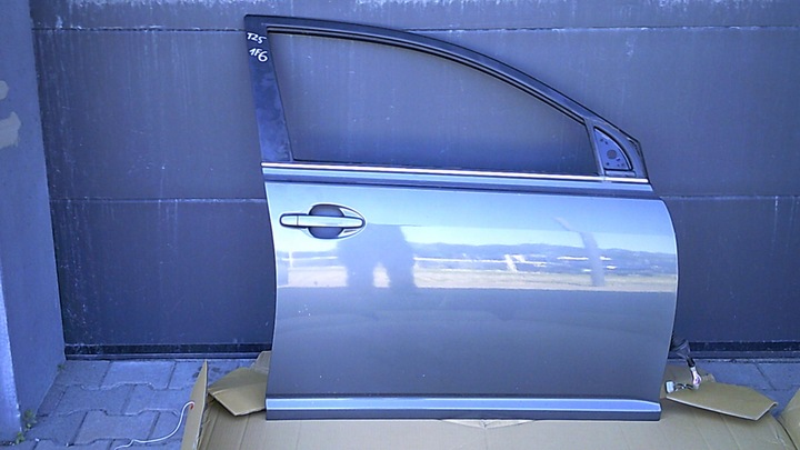 фото №1, Toyota avensis t25 двері праві передні lak. 1f6