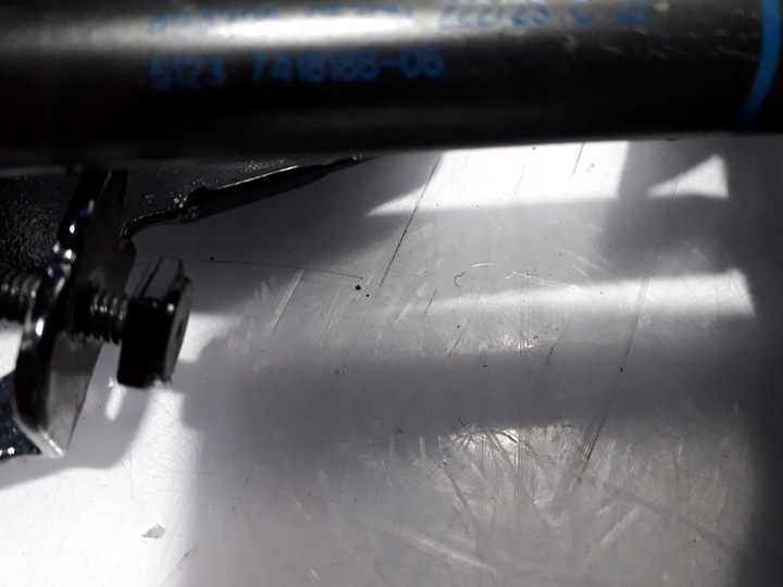 фото №7, Bmw g05 g06 g07 g09 f95 f96 комплект петля капота + телескоп карбон-чорний